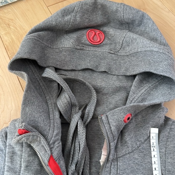Lululemon cropped sweatshirt size 6 - Picture 7 of 8